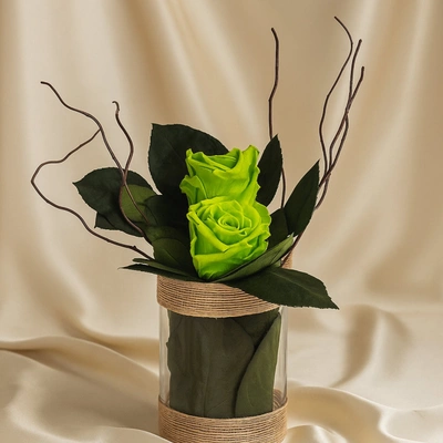 Elegant Green Forever Roses in Glass Vase - Natural Arrangement
