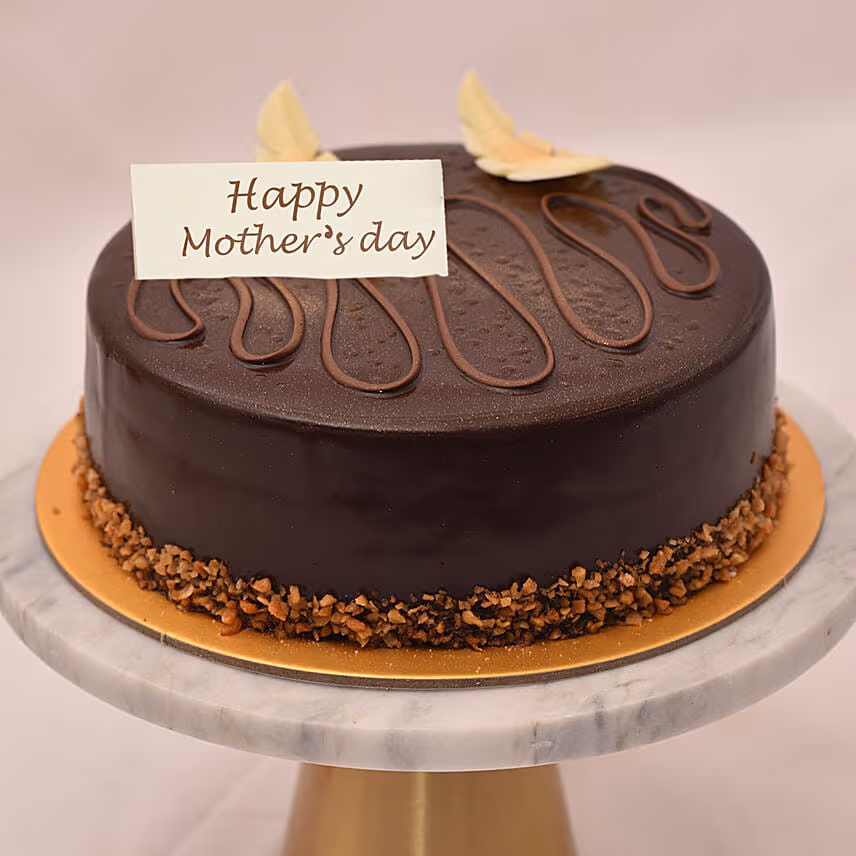 Yummy Chocolate Cake for Mom