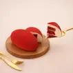 كيك احمر على شكل قلب - 500 جرام