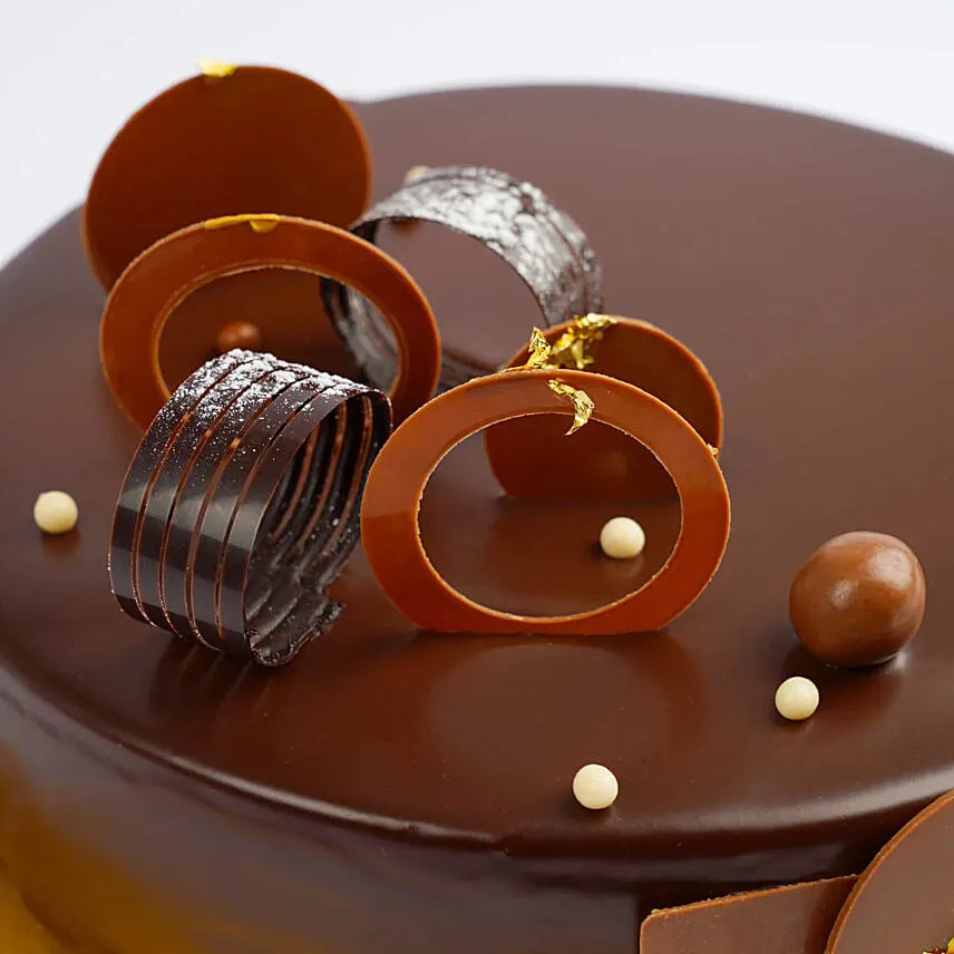 Sixteen Portion Fudge Cake