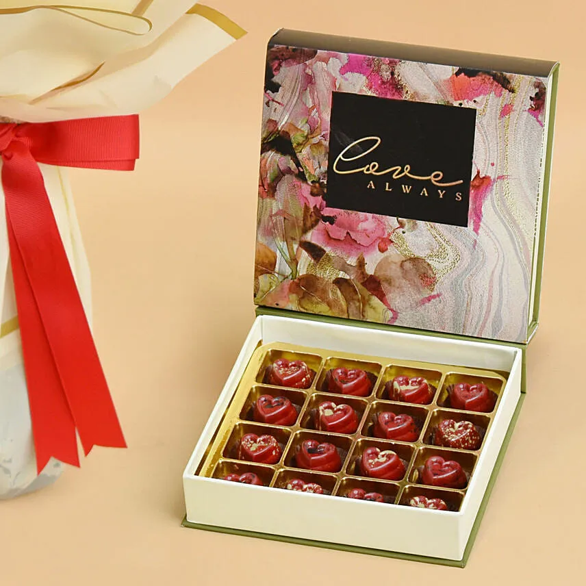 50 Valentines Roses Bouquet With Chocolate