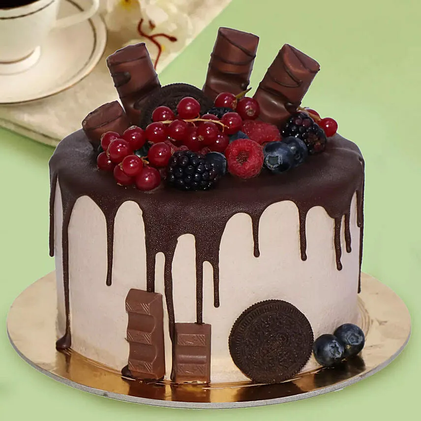 Candy Topped Choco Cake 1Kg