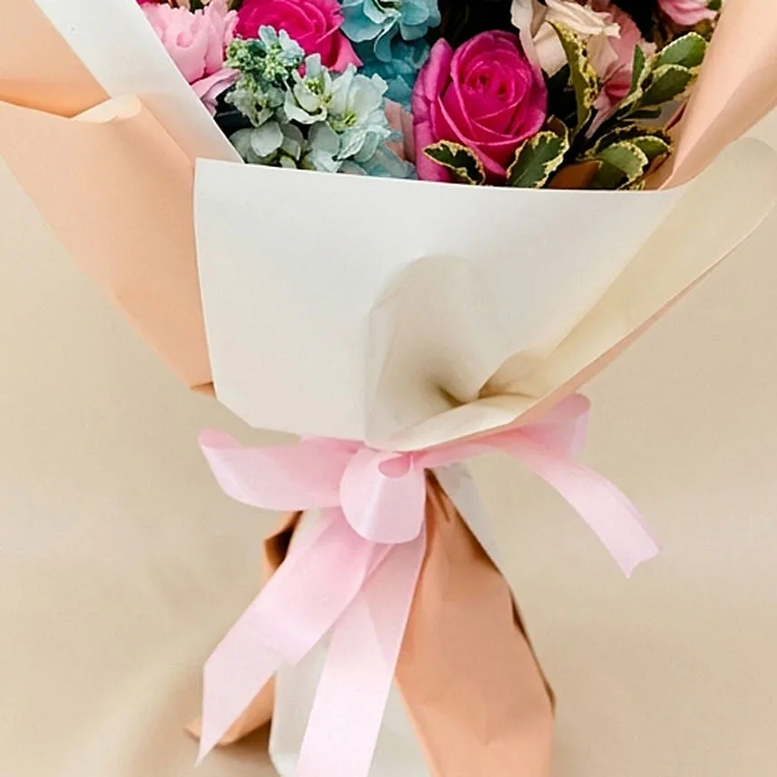 Bright And Graceful Mixed Flowers Bouquet