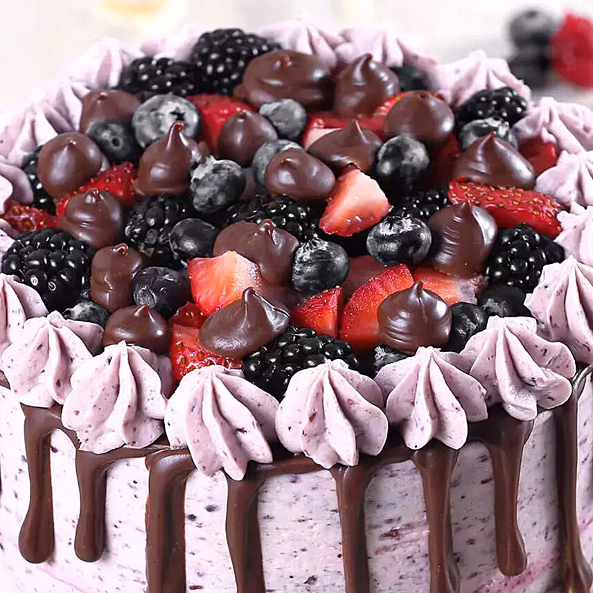 Irresistible Vanilla Berry Delight Cake - 4 Portion