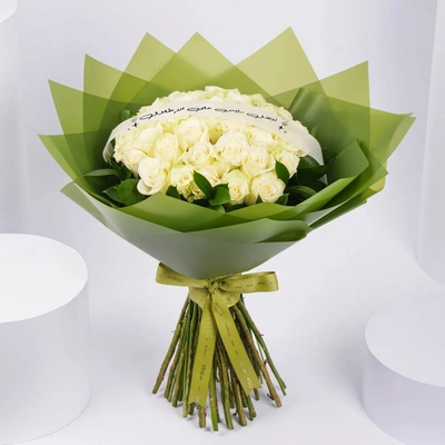 Elegant Capstone Bloom White Rose Hand Bouquet for Boss Day Celebration