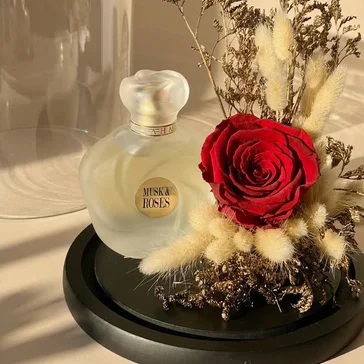 Eternal Elegance: Red Preserved Rose & Musk Perfume Unisex