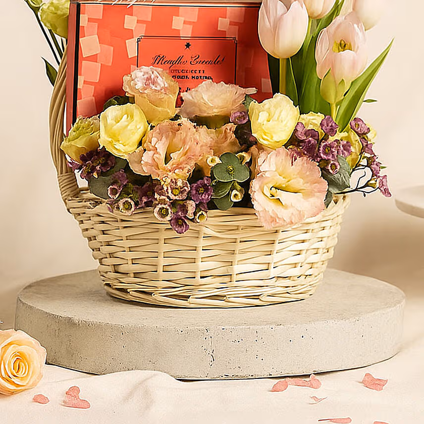 Royce Berry Cubes Chocolate and Flowers Basket