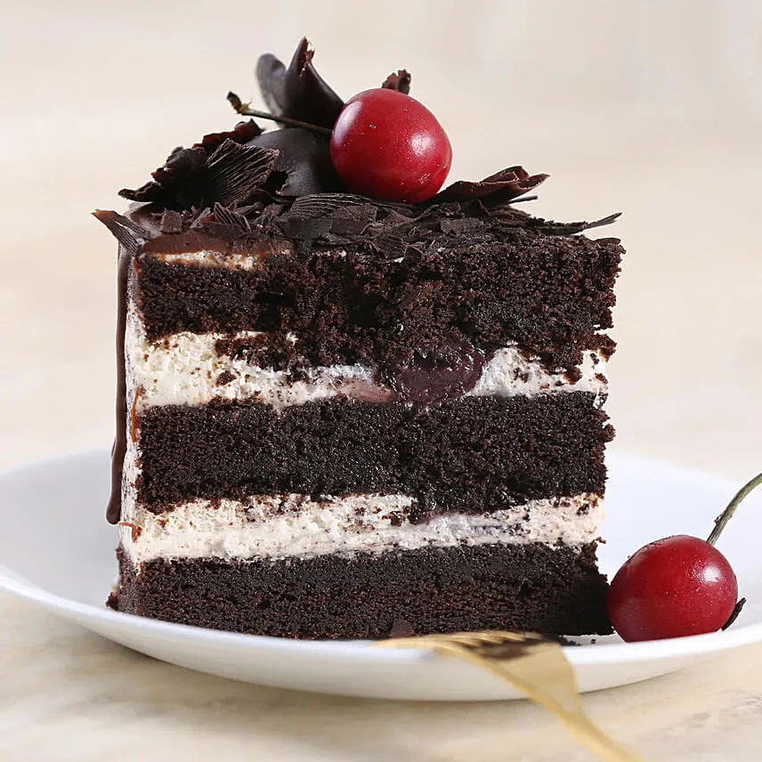Delicate Black Forest Eggless Cake 8 Portion