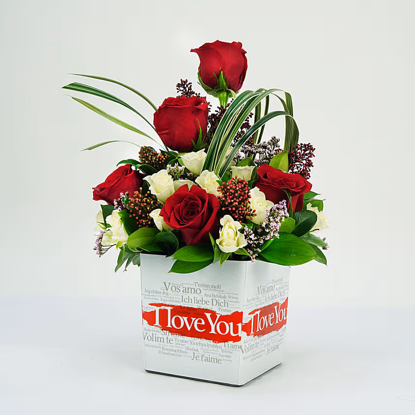 I Love You Flower In A Vase With Mini Moet Champagne 200 Ml