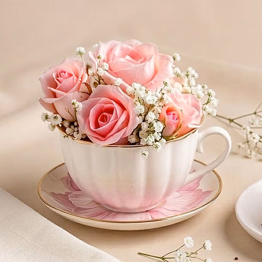 Roses Teacup & Cheesecake Slice Gift