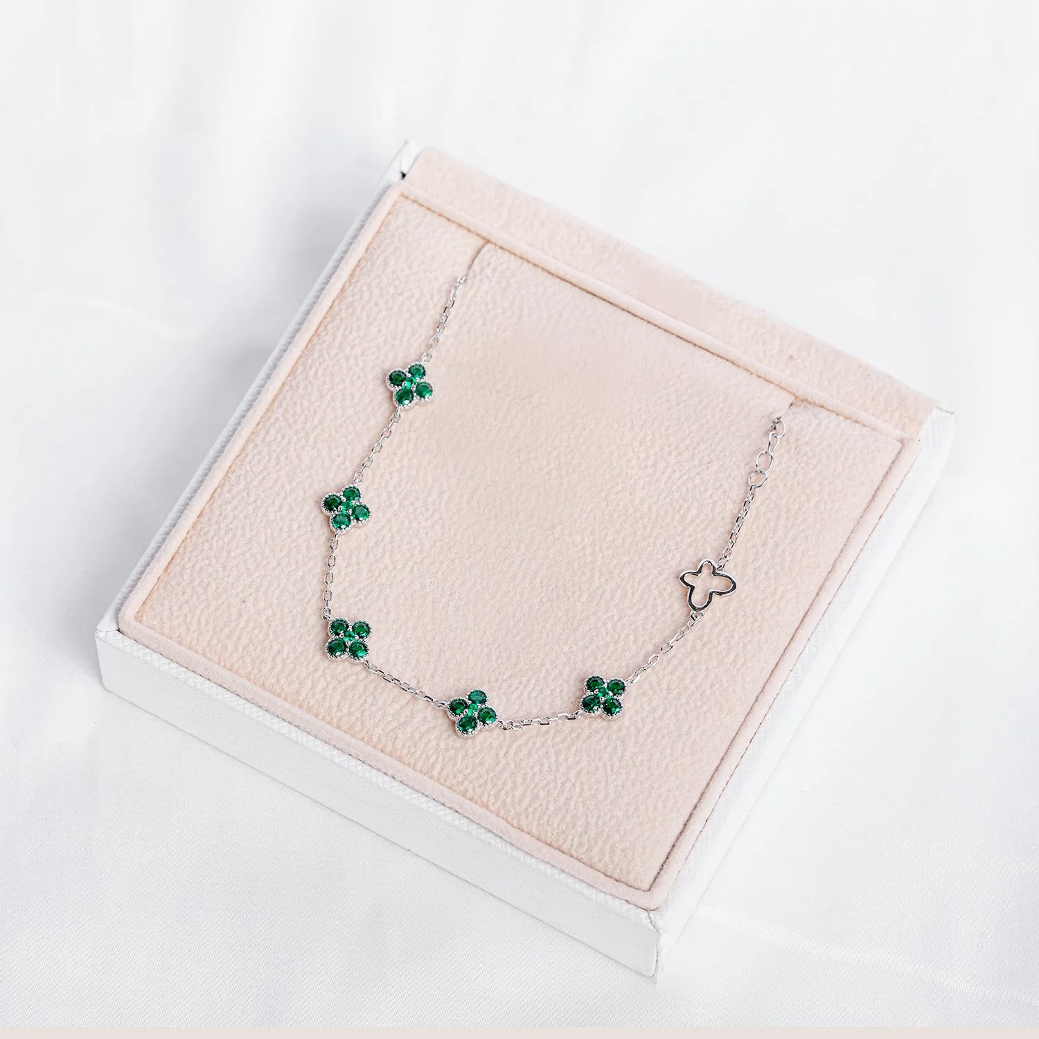 Elegant Jewels & Blooms Gift Set for Mom