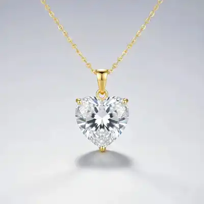 قلادة القلب الكريستالي الأنيقة من Signature Jewelry