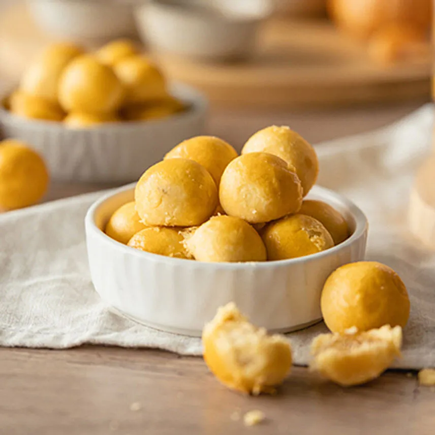 Mini Vegan Pineapple Balls