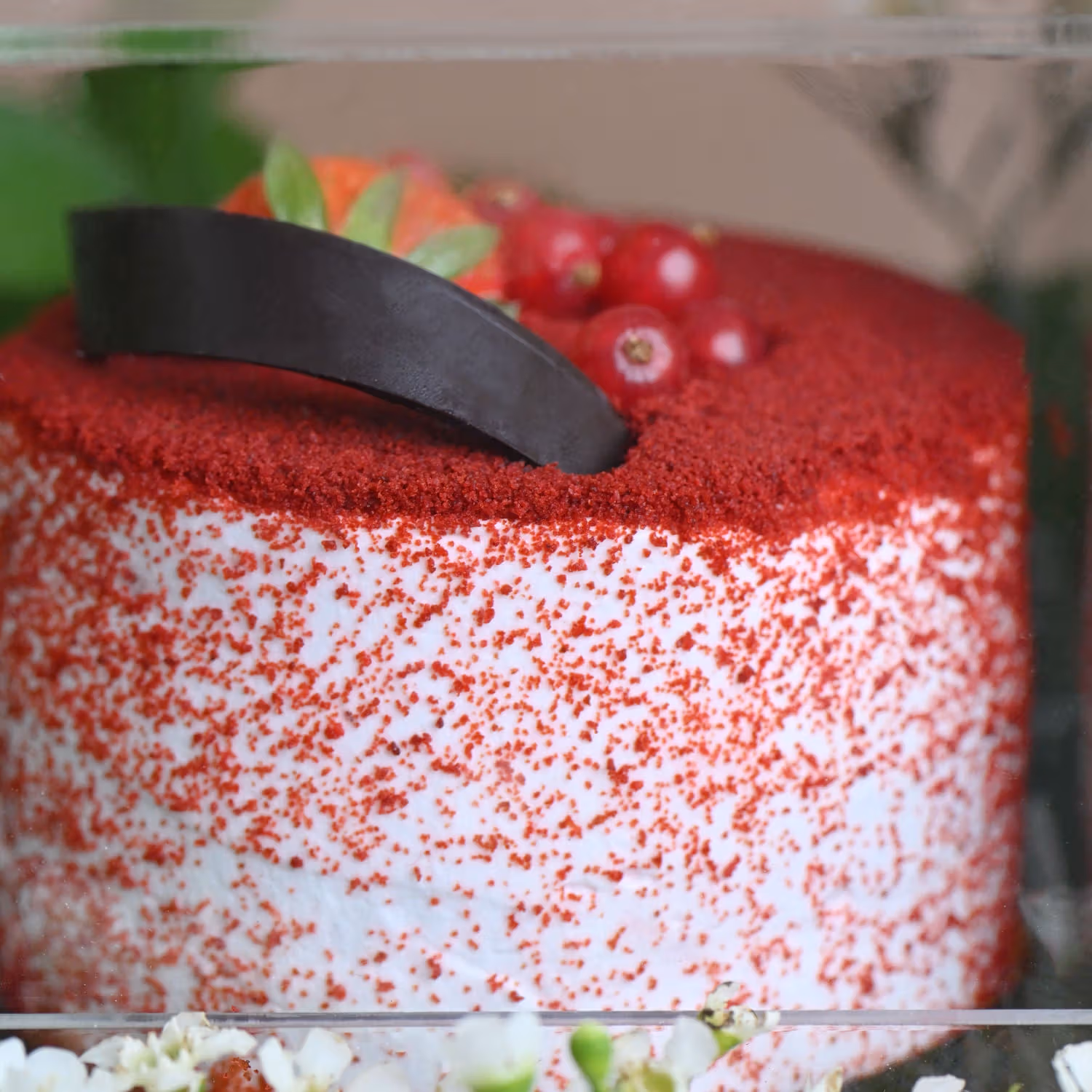 Elegant Rose Bouquet with Red Velvet Mono Cake