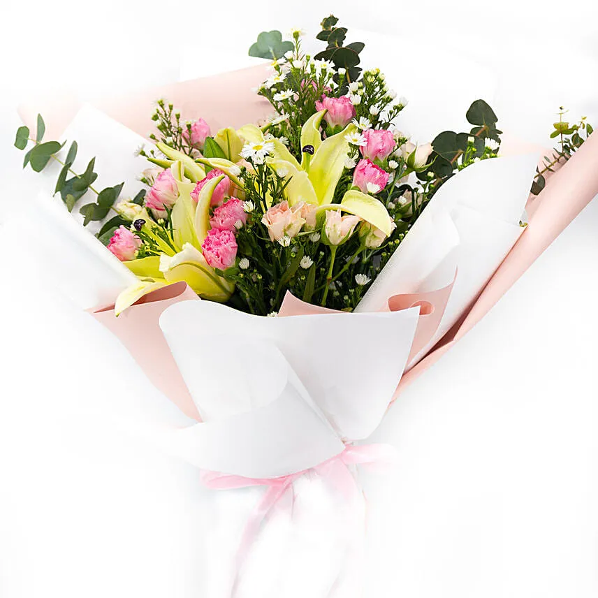 Gracious Mixed Flowers Bouquet