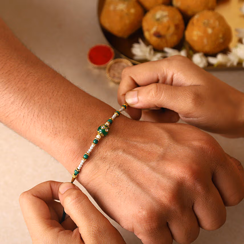 Sneh Sleek Green Rakhi & Sweets Tin