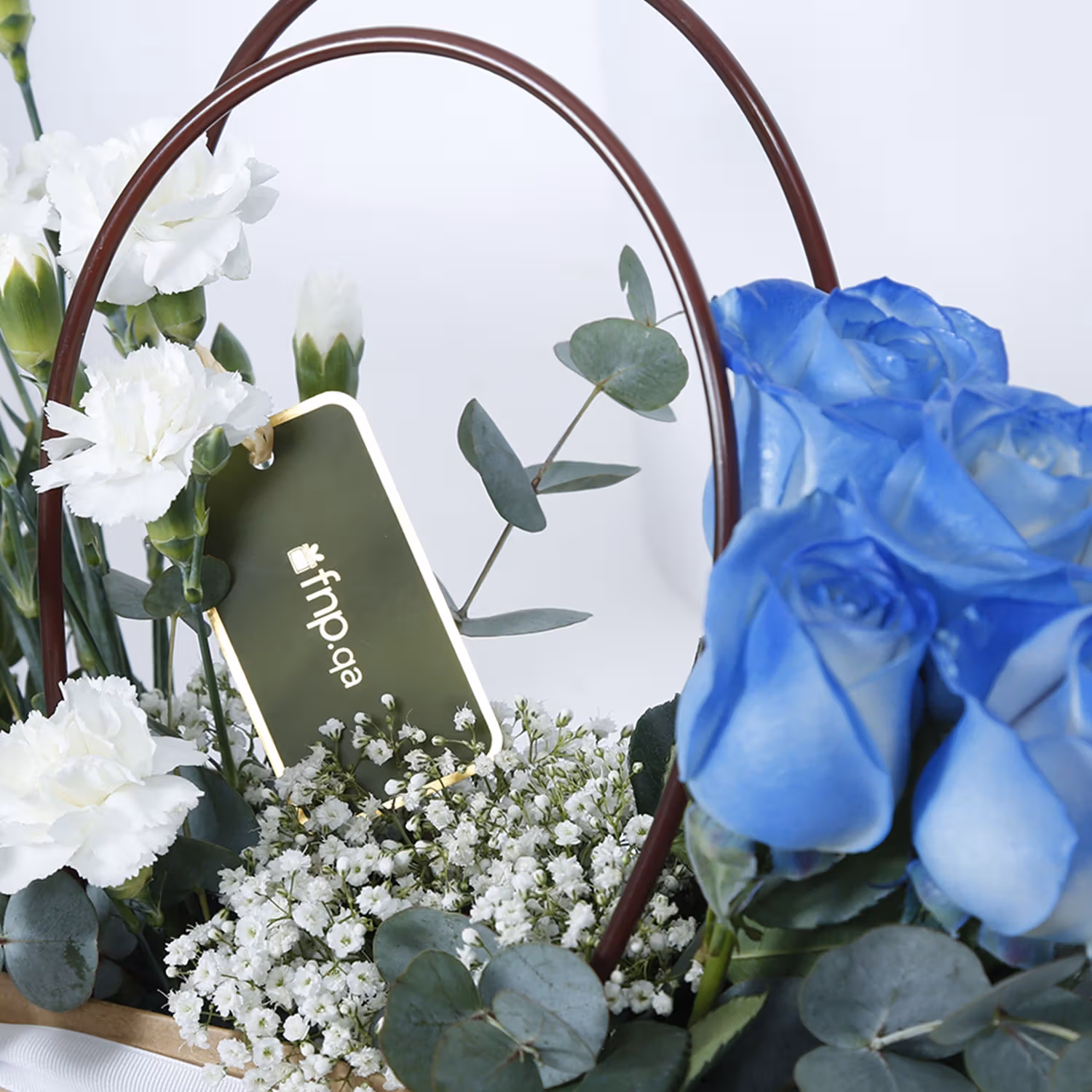 Blue Rose Dreamscape: A Serene Floral Arrangement