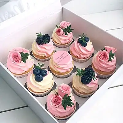 Elegant Floral Cupcakes with Cream Cheese Frosting