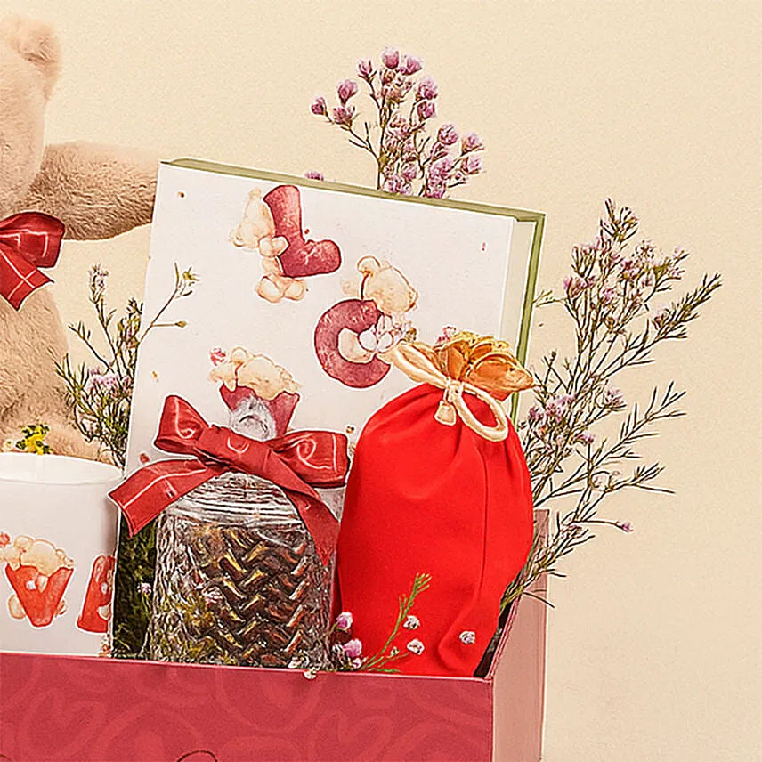 Romantic Delights Valentine Gift Set