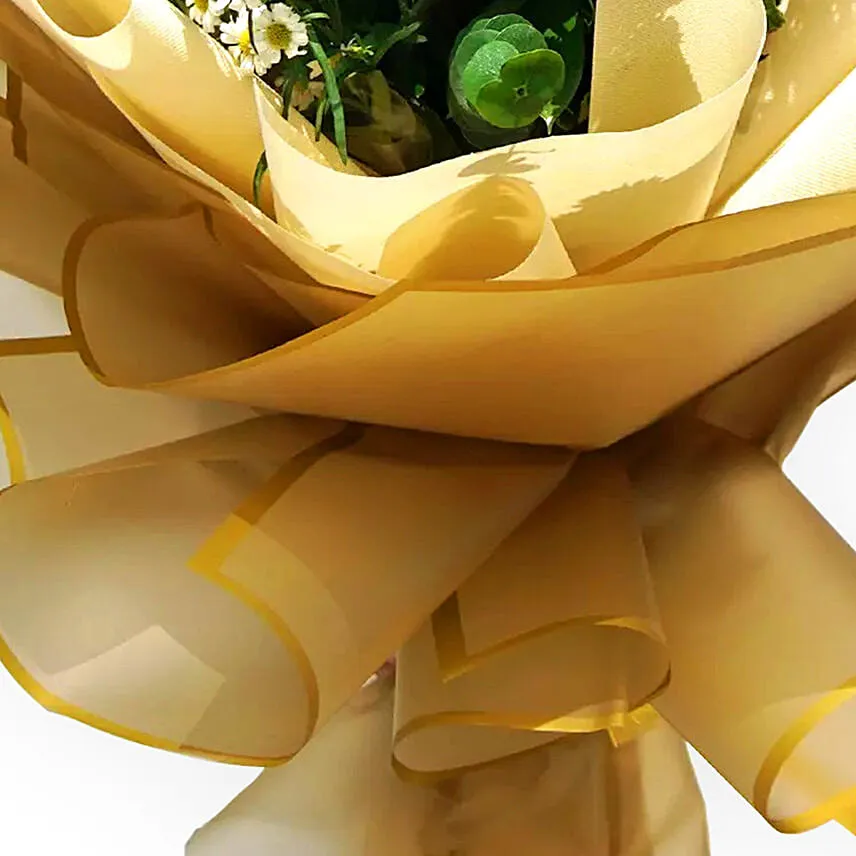 Red Roses Love Bunch With Chocolate Cake