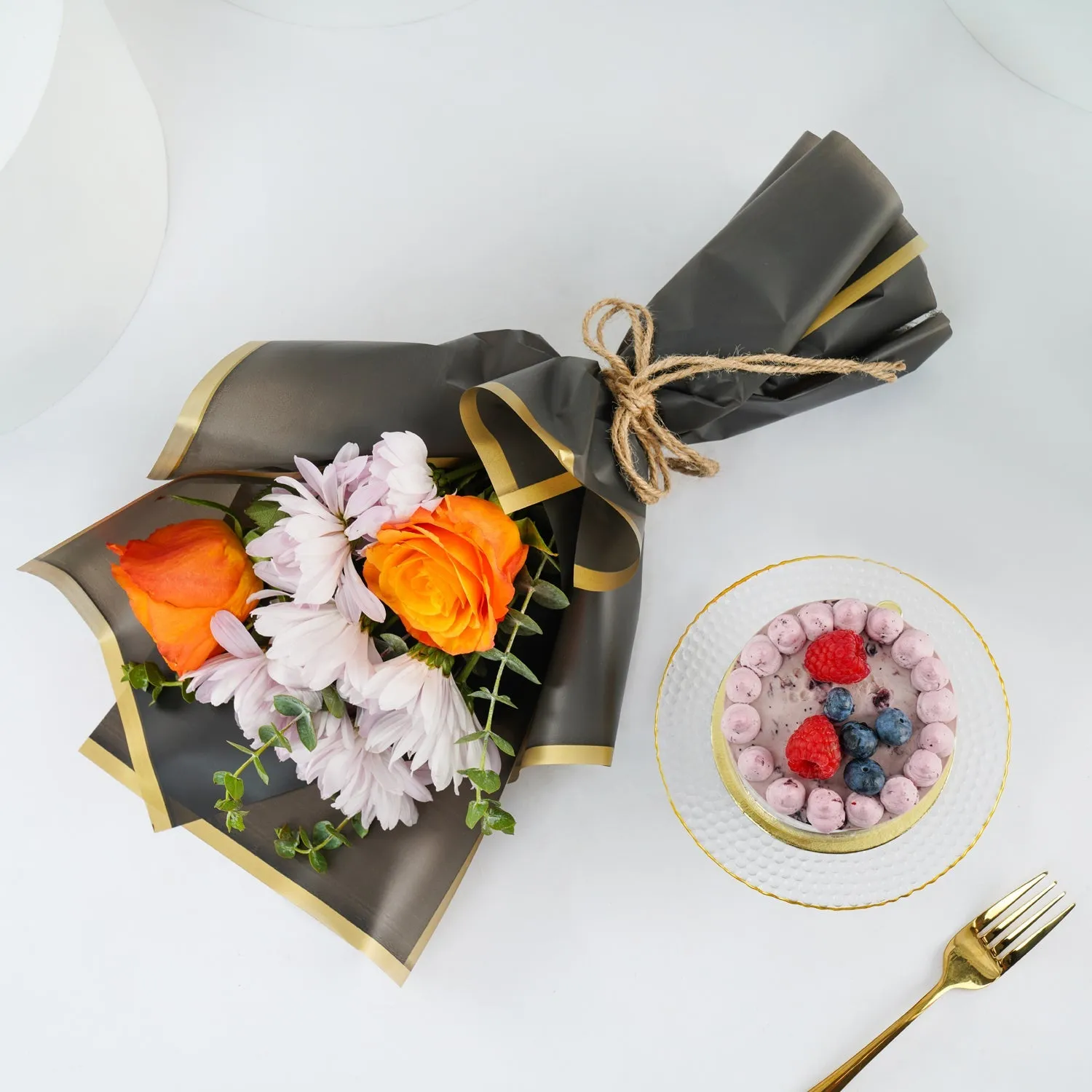 Mini Blueberry Cake n Flower Bouquet Combo 