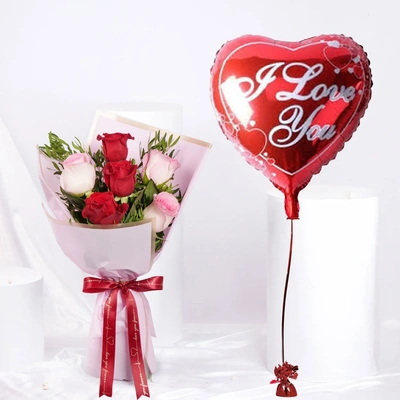 Eternal Love Bouquet with Roses & Heart Balloon - Perfect for Valentine's Day