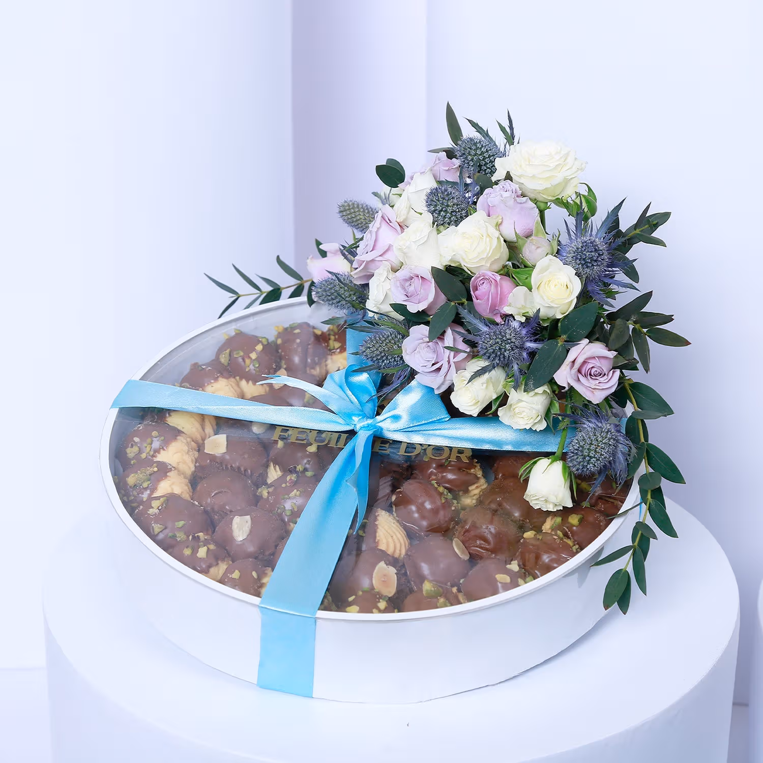 Petit Four Round Shape Box with Flowers