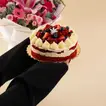 أغنيات | باقة ورد ملونة مع كيكة ردفلفت