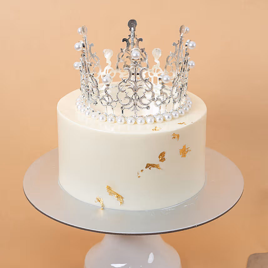 Minimalist Tiara Strawberry Cake 6 inch