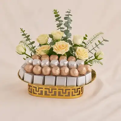شوكولاتة باتشي مع صينية ورد ابيض