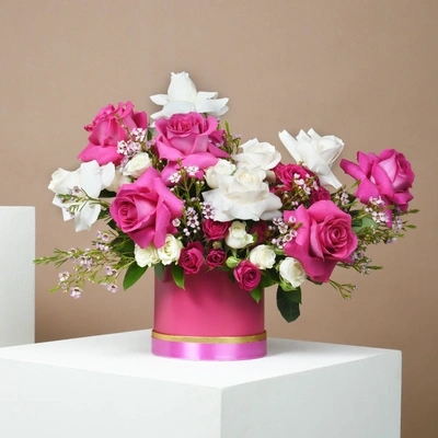 Elegant Romantic Gesture Flower Arrangement in Pink Box