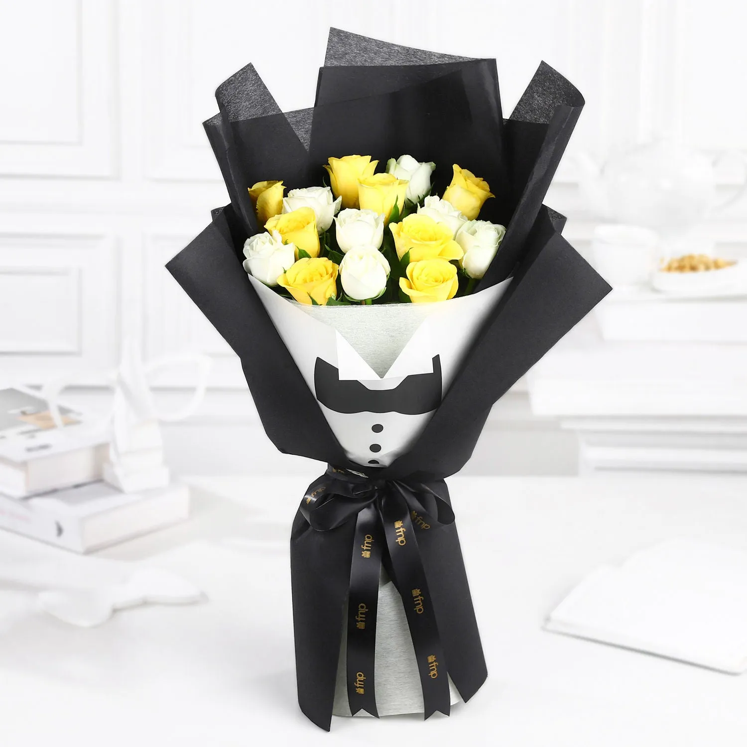 Elegant Rose Bouquet for the Distinguished Gentleman