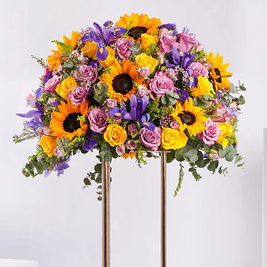 Crsecent Moon Embrace Flower Stand