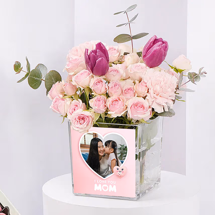 Love You Mama Personalised Flowers & Chocolates