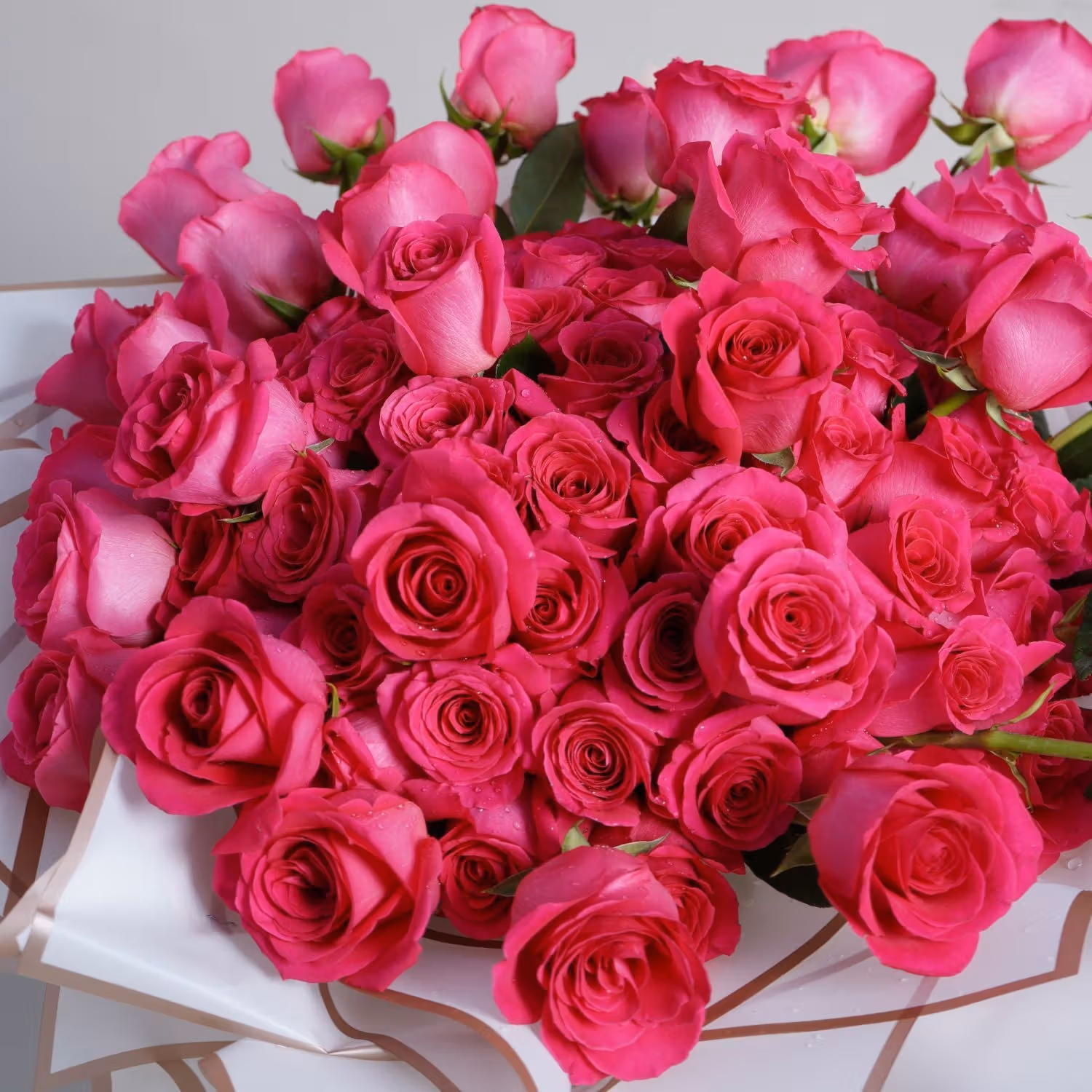 Exquisite Dark Pink Roses Bouquet - A Splendid Burst of Blooms