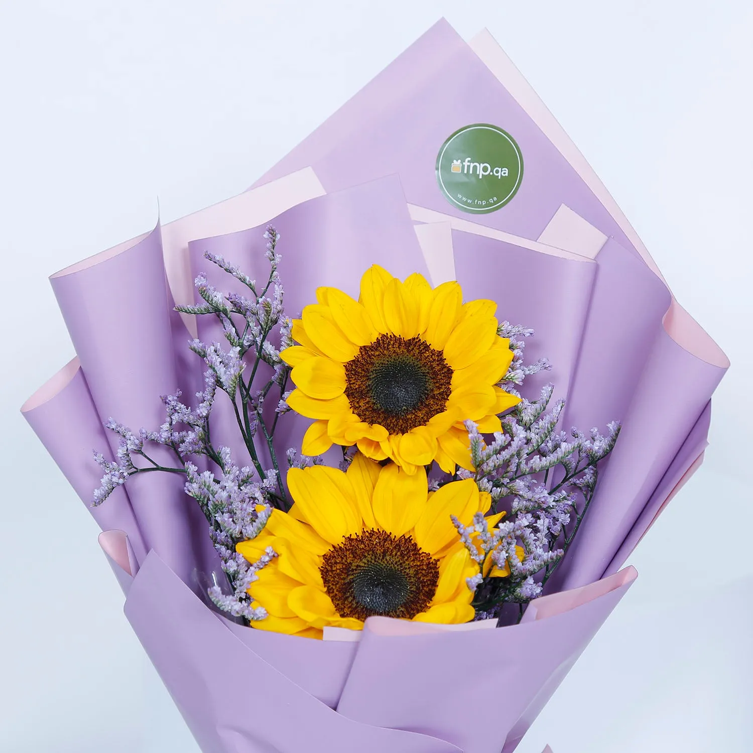 Deluxe Vanilla Cake with Elegant Sunflower Bouquet