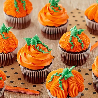 Festive Pumpkin-Shaped Chocolate Cupcakes - Perfect for Thanksgiving