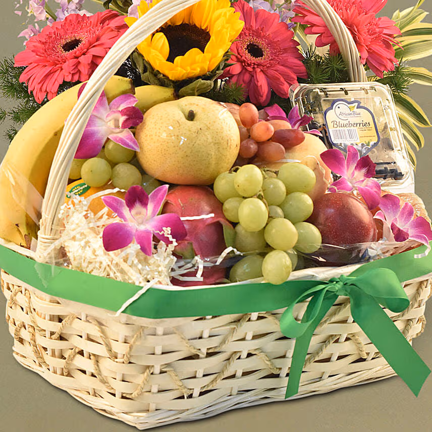 Fresh & Healthy Fruits Basket