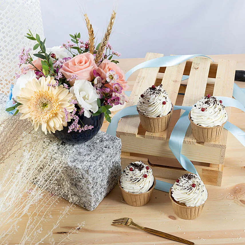 Flowers arrangment and Vanilla Cupcakes