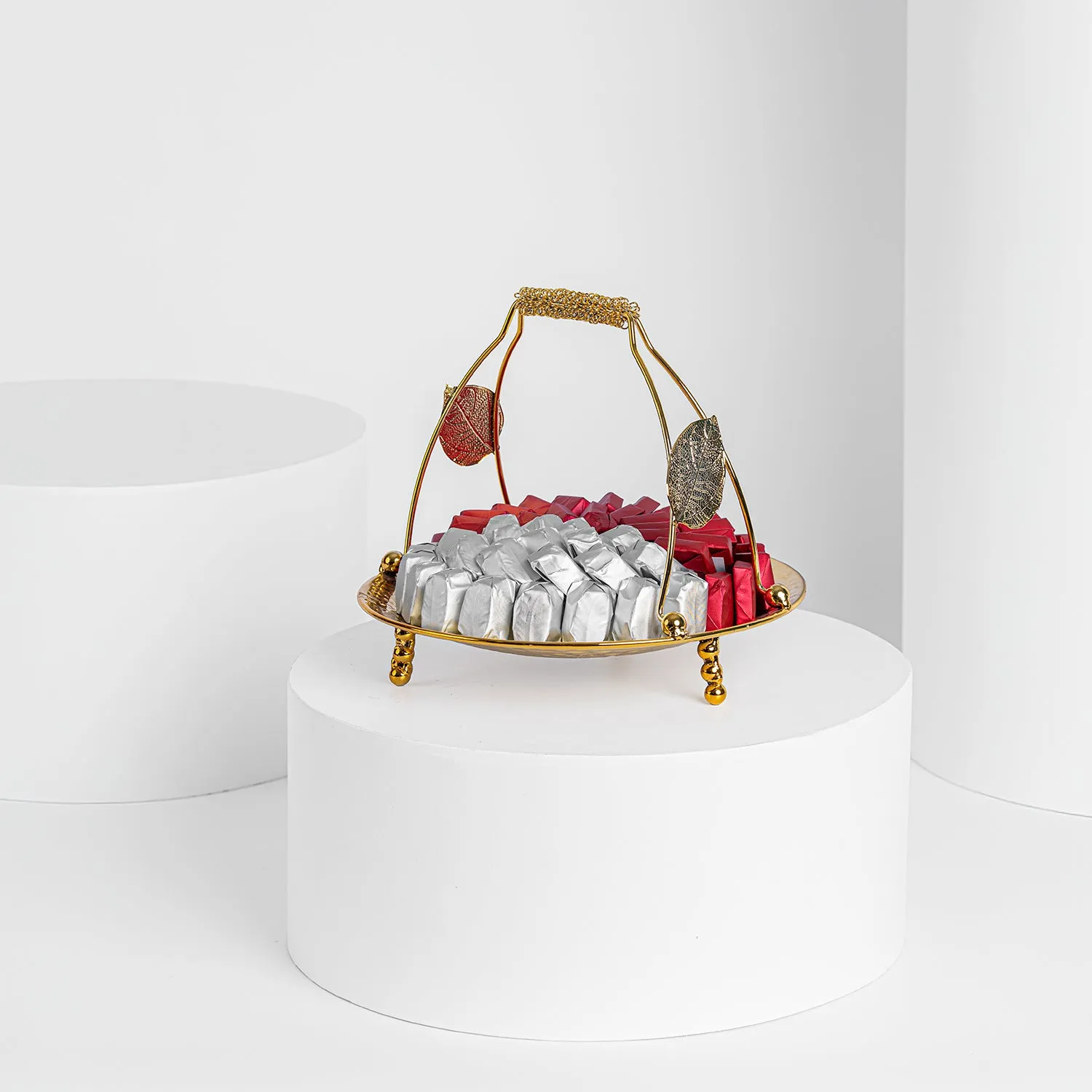 Luxurious Qatar Flag Themed Chocolate Tray - Premium Belgian Delight