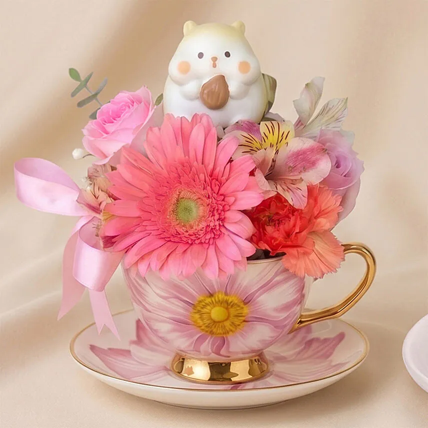 Gerbera Teacup with Red Velvet Cake Slice