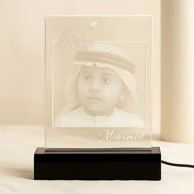برواز زجاجي مضيء منقوش