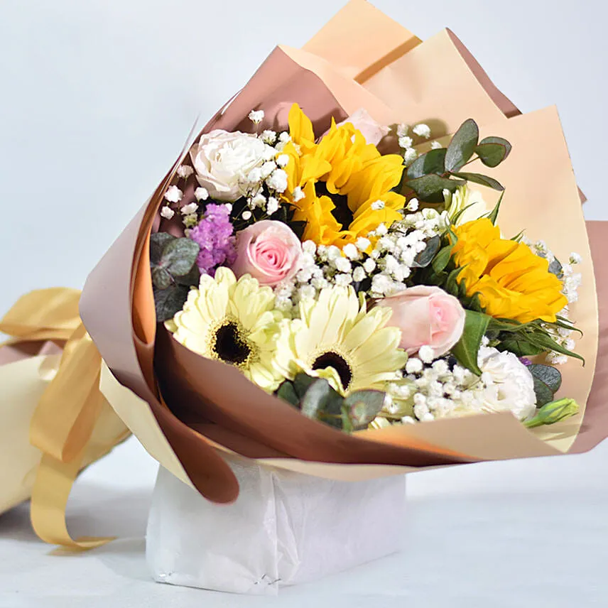 Premium Mixed Flowers Bouquet With Birthday Balloons