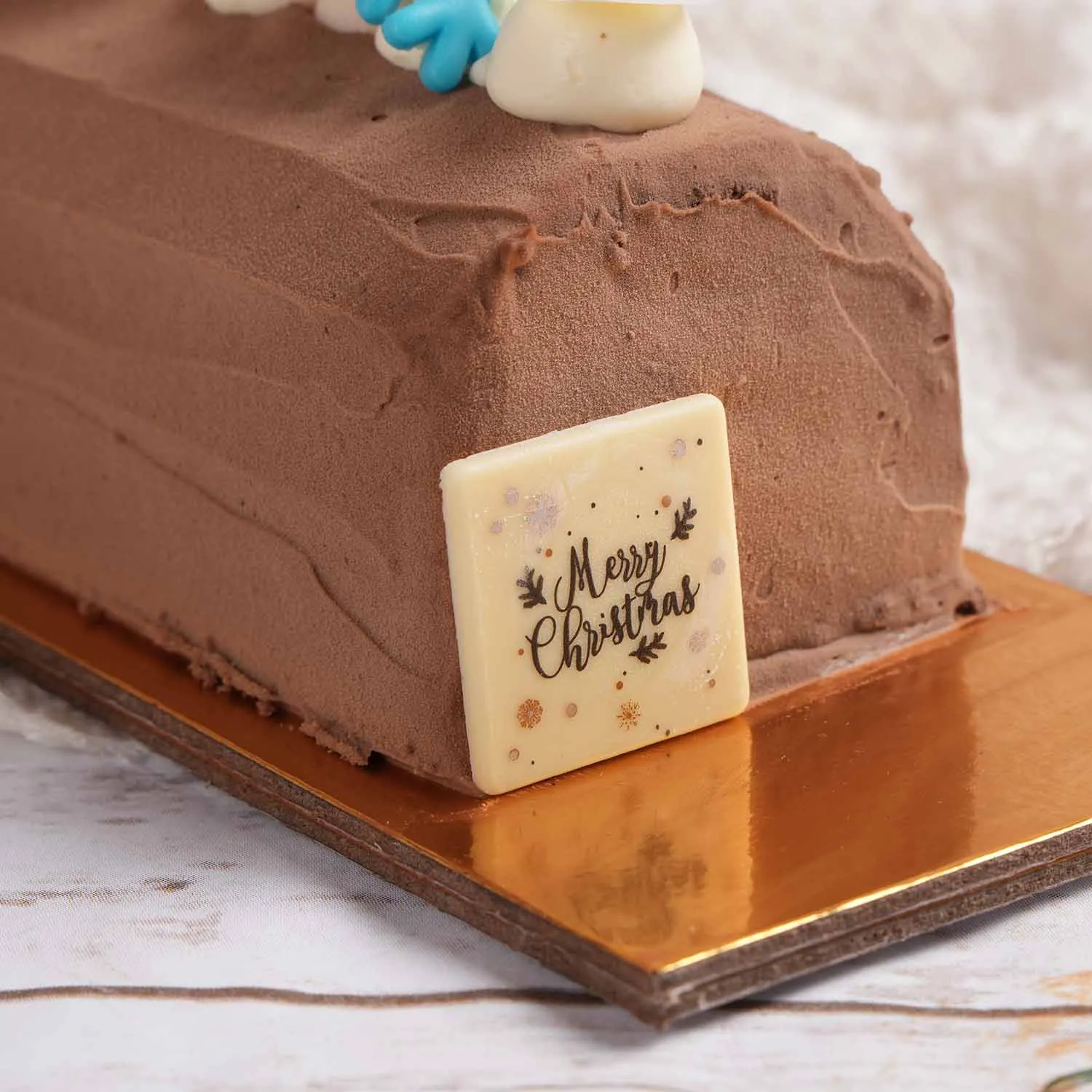 Delicious Christmas Chocolate Log Cake
