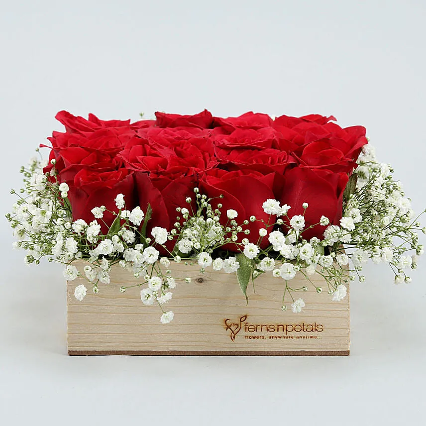 16 Scarlet Roses Showcase on Wooden Base