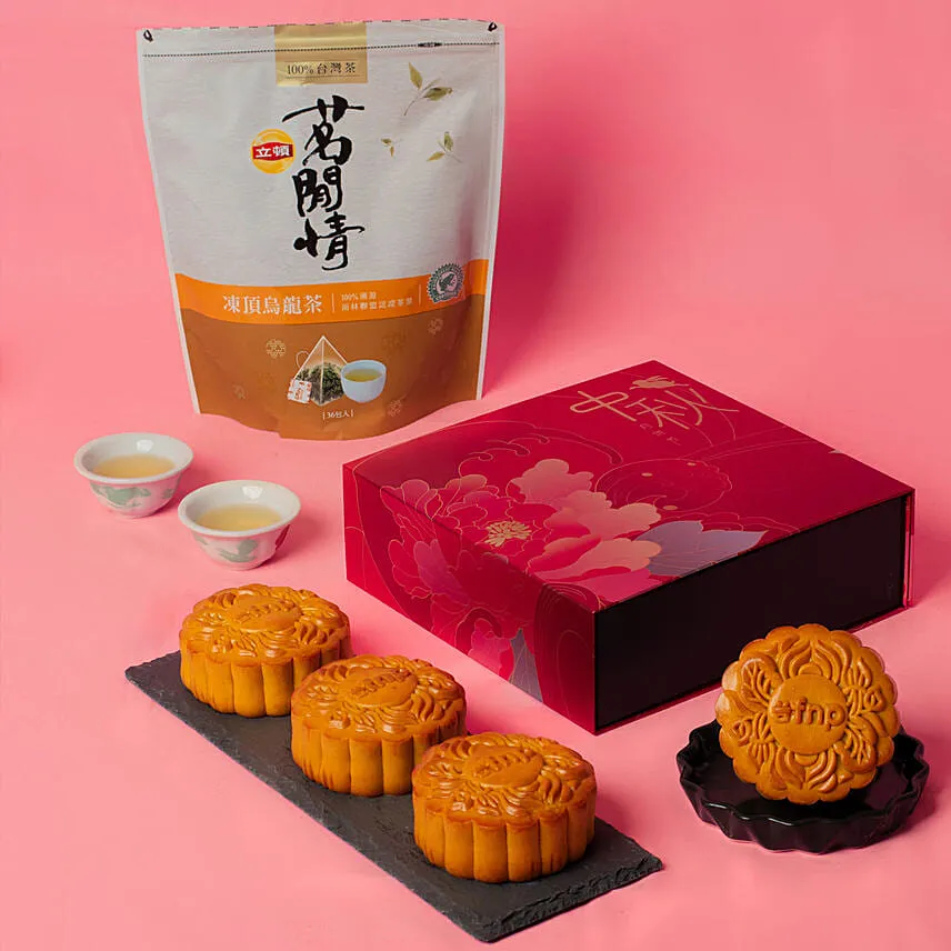 4 Pcs Mooncakes And Lipton Tea Pack