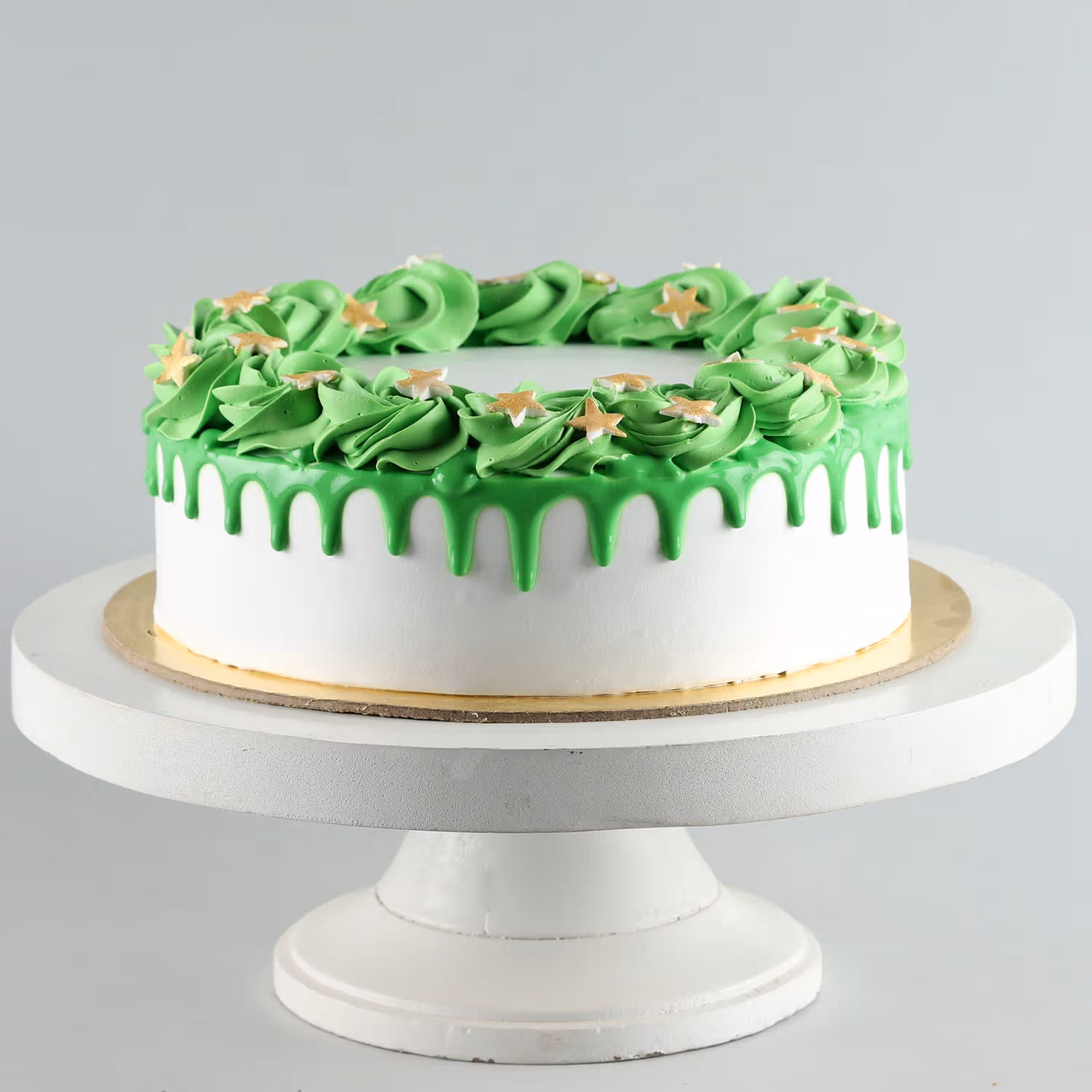 Festive Christmas Wreath Pineapple Cake - Half Kg Delight