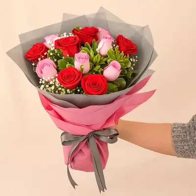 طقم هدايا باقة ورد احمر و زهري