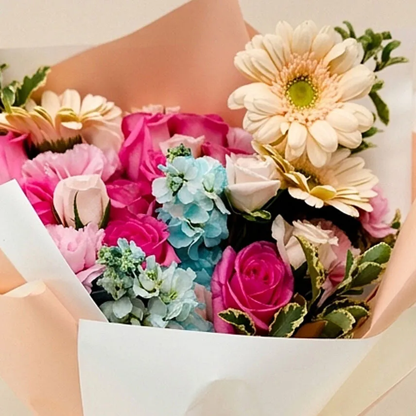 Bright And Graceful Mixed Flowers Bouquet