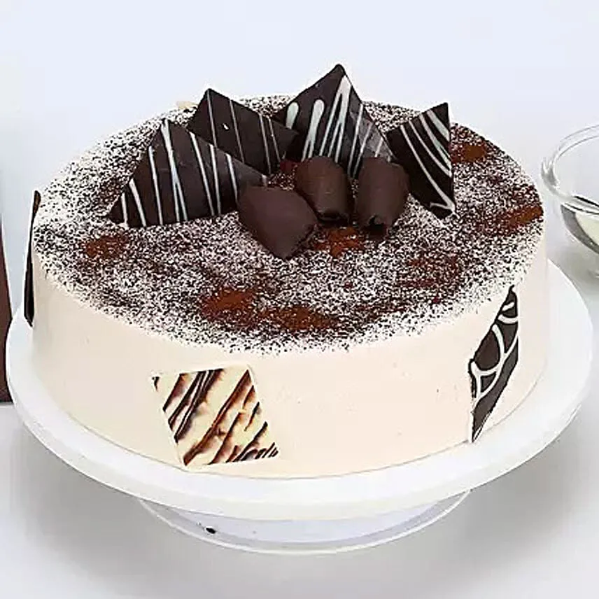 Tiramisu Cake